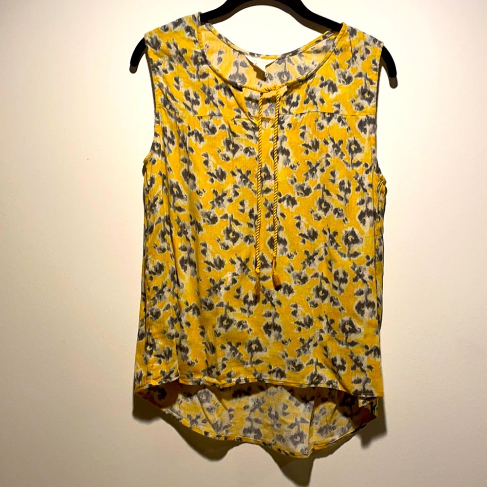 Sleeevelesss summer blouse/top